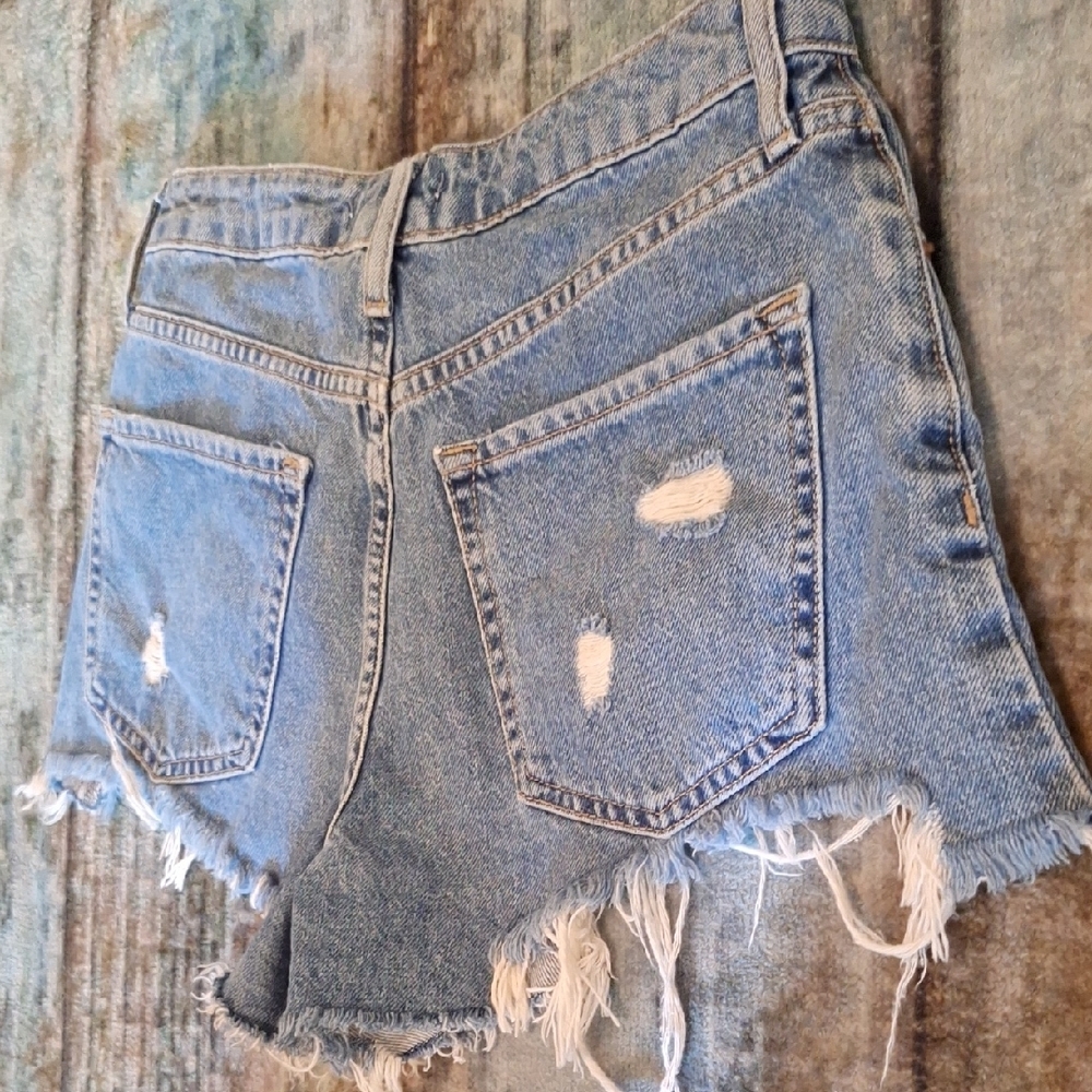 🔥🔥CLEARANCE ITEM🔥Forever 21 Blue Distressed Jean Shorts. Size 24 - Picture 6 of 6